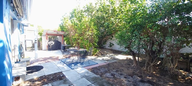 property at 400 Sunset Dr