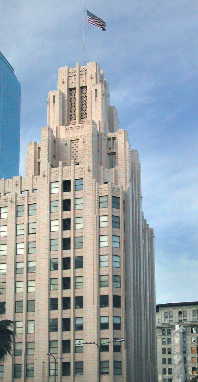 401 W 5th St in Long Beach, CA - Foto de edificio - Building Photo