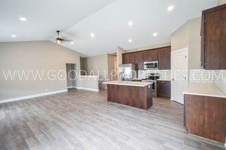 16772 Wilden Dr in Clive, IA - Building Photo - Building Photo