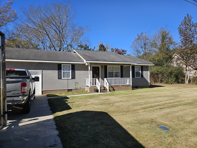 104 Spring Hill Dr in Rainbow City, AL - Building Photo - Building Photo