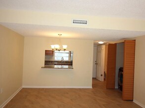 2567 SE 15th Ave in Ocala, FL - Foto de edificio - Building Photo