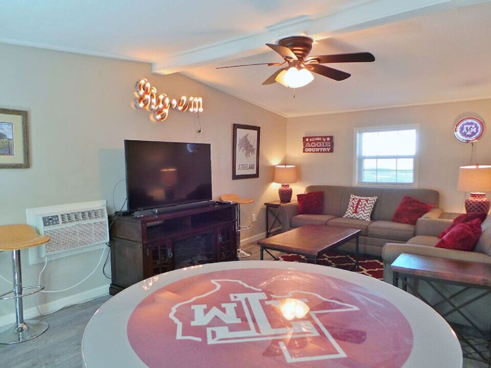 108 Park Pl in College Station, TX - Building Photo