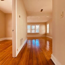 2474 N Bartlett Ave, Unit A in Milwaukee, WI - Building Photo - Building Photo