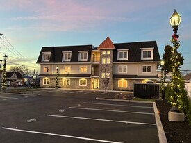 400 Oak St, Unit 400 Oak Street-Apt 1B in Copiague, NY - Building Photo