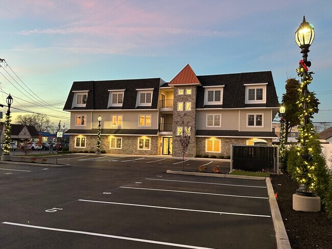 400 Oak St, Unit 400 Oak Street-Apt 1B