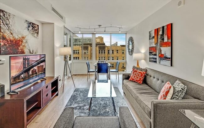 2201 I St NW
