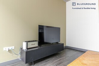 60 E Randolph St in Chicago, IL - Building Photo - Building Photo