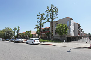 Cedros Garden Apartments