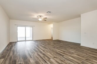 24598 W St Anne Ave in Buckeye, AZ - Foto de edificio - Building Photo