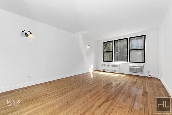 220 E 26th St in New York, NY - Building Photo - Building Photo