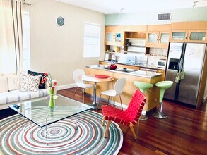 1330 Drexel Ave in Miami Beach, FL - Building Photo - Building Photo