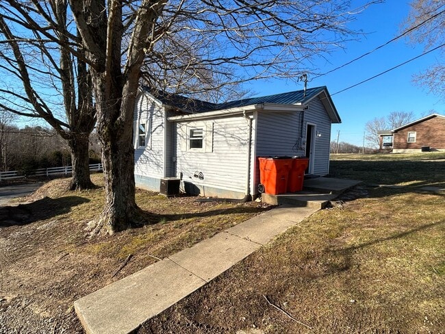 2072 Valley Creek Rd in Elizabethtown, KY - Building Photo - Building Photo