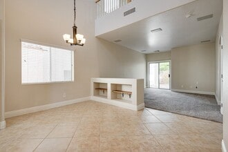 8951 Snowtrack Ave in Las Vegas, NV - Building Photo - Building Photo