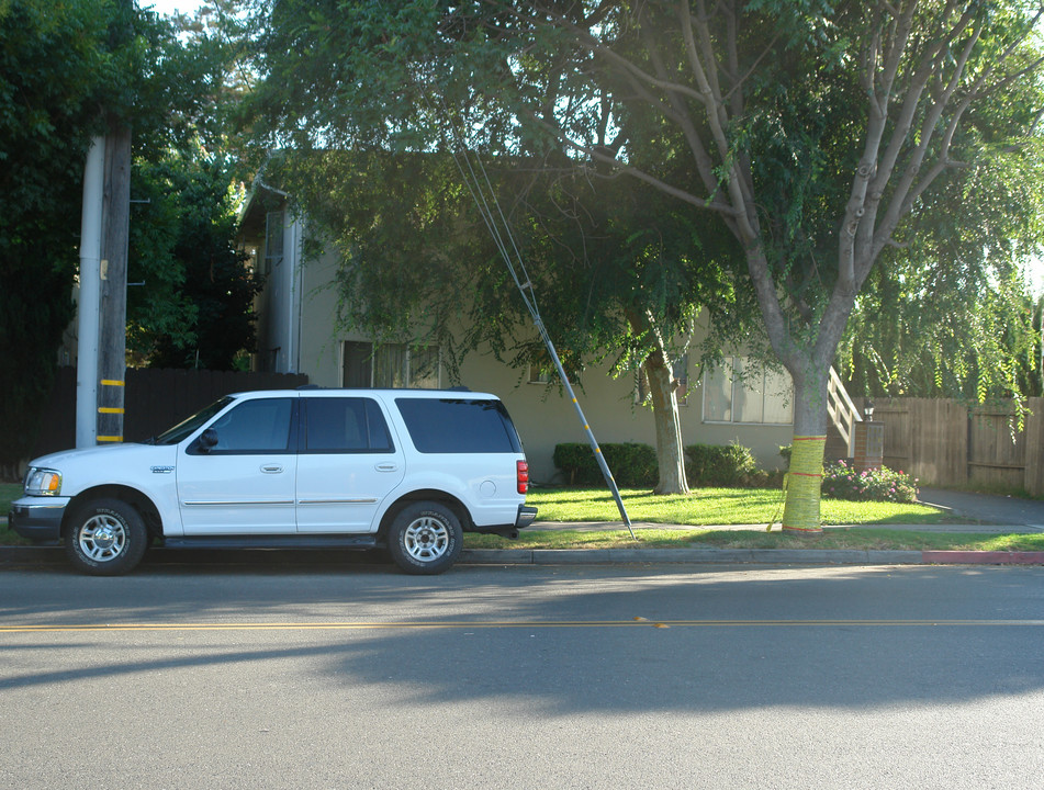 591-599 E Maude Ave in Sunnyvale, CA - Building Photo