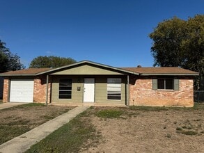 1029 Vly Frg Dr in Schertz, TX - Building Photo - Building Photo