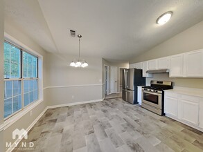 801 Shore Dr in Lithonia, GA - Building Photo - Building Photo
