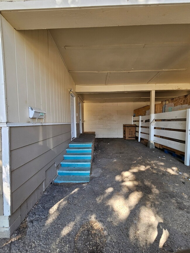 property at 415 N 3rd W