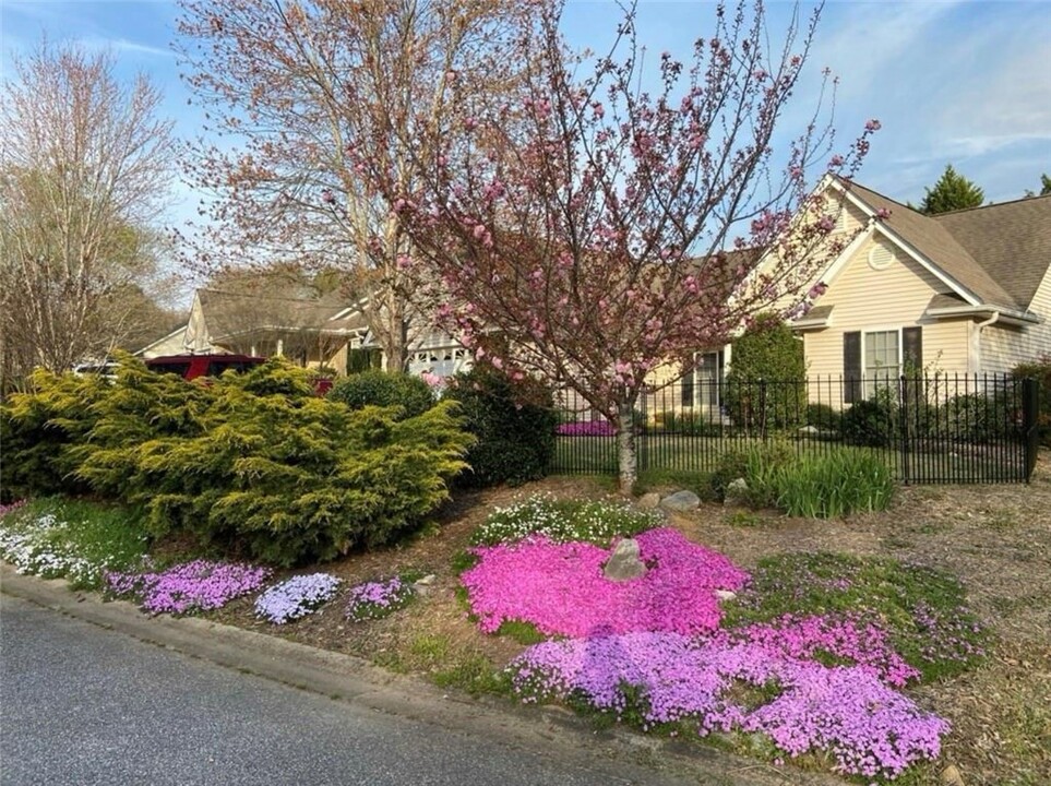 175 Grand Oak Cir in Pendleton, SC - Building Photo