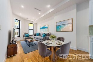 Brand New 3 Bed 3 Bath with OD space! in Brooklyn, NY - Building Photo