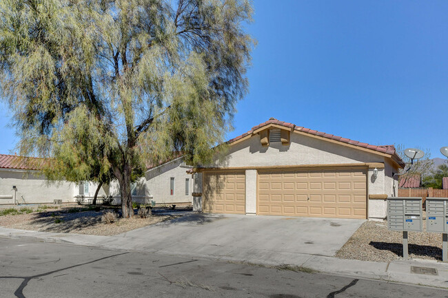 3114 Flower Garden Ct in North Las Vegas, NV - Foto de edificio - Building Photo