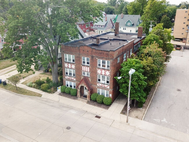 Grace Apartments in Lakewood, OH - Foto de edificio - Building Photo