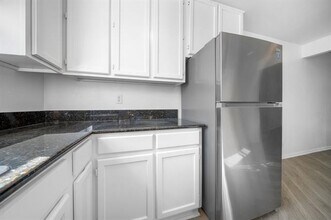 320 E 4th St in Arlington, TX - Building Photo - Building Photo