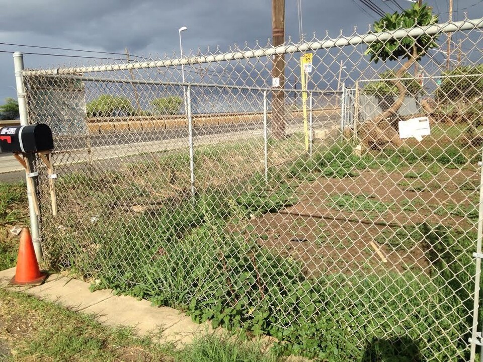 87-1426-1426 Farrington Hwy in Waianae, HI - Foto de edificio