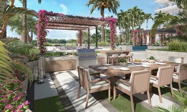 200 SE Mizner Blvd in Boca Raton, FL - Building Photo - Building Photo
