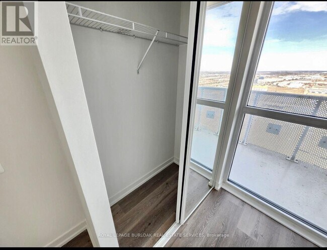 225-4225 Commerce St in Vaughan, ON - Building Photo - Building Photo