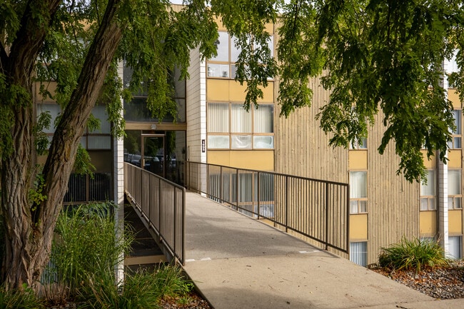 The Highlands Apartments