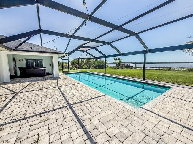 12830 Florida Ave in Astatula, FL - Building Photo - Building Photo