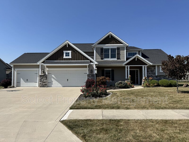 1752 Woodlark Dr in Fort Wayne, IN - Building Photo