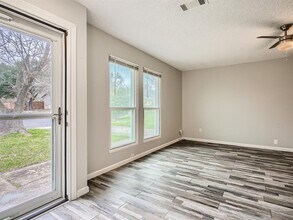 5000 Savorey Ln in Austin, TX - Building Photo - Building Photo