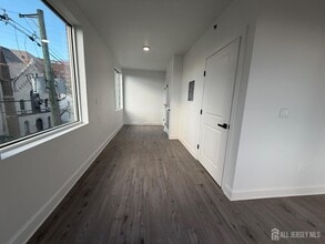 103 Bayard St in New Brunswick, NJ - Building Photo - Building Photo