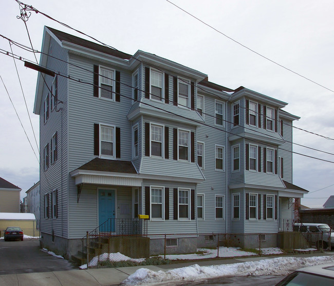 301 Orange St in Fall River, MA - Building Photo - Building Photo