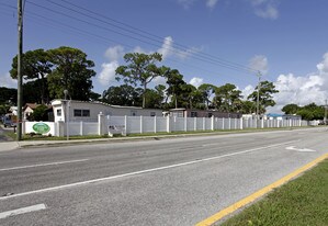 4830 Clover Ln in Titusville, FL - Building Photo