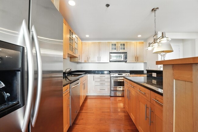 property at 1025 Maxwell Ln