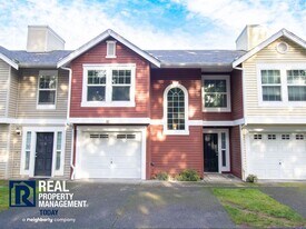 10504 140th St Ct E in Puyallup, WA - Building Photo