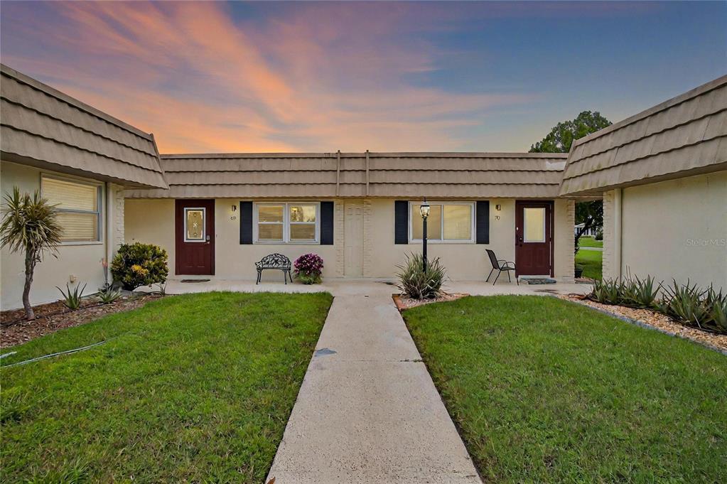 202 Bedford St in Sun City Center, FL - Building Photo