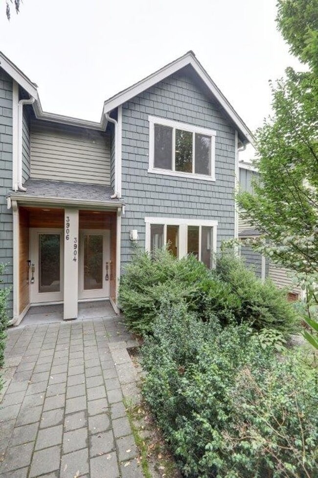 3904 Whitman Ave N in Seattle, WA - Building Photo - Building Photo