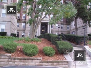 1822 Commonwealth Ave in Boston, MA - Building Photo - Building Photo