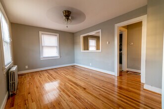1145 Lindsay St in Lynchburg, VA - Foto de edificio - Building Photo