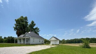 10992 500 in Lewis, IN - Building Photo