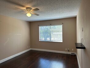 5961 N Falls Circle Dr, Unit 309 in Lauderhill, FL - Building Photo - Building Photo