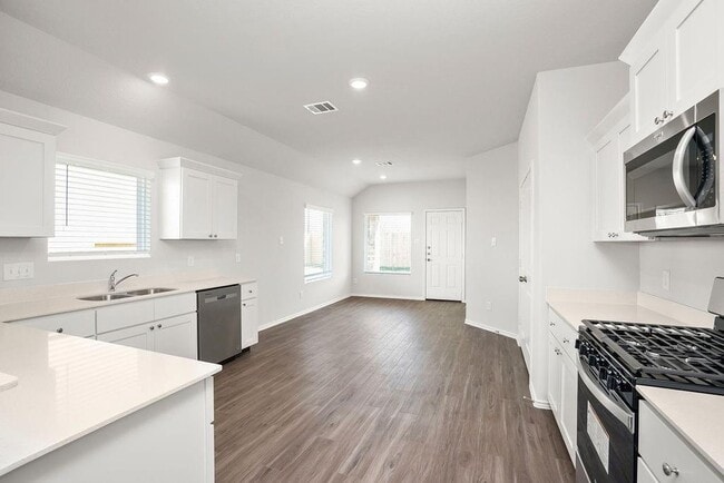 3306 Yellow Rose Dr in Texas City, TX - Building Photo - Building Photo