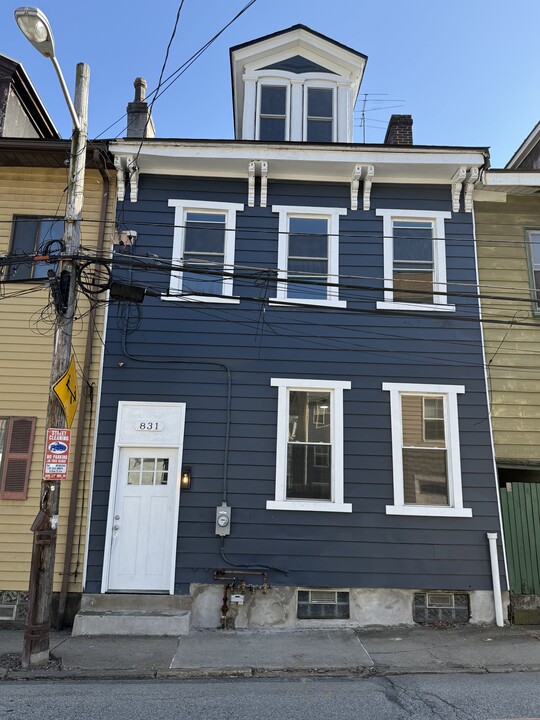 831 Spring Garden Ave, Unit 2 in Pittsburgh, PA - Building Photo