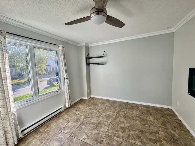 property at 1683 Rue Joanette