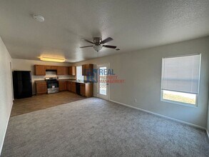 18613 E Chaffee Pl in Denver, CO - Building Photo - Building Photo