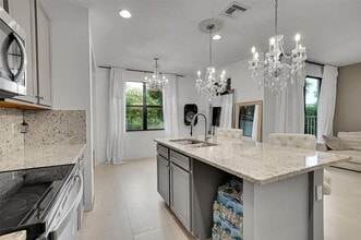 455 NW 33rd Ln in Pompano Beach, FL - Building Photo - Building Photo