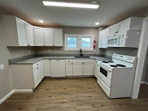 166 18th St, Unit 101 in Bristol, VA - Foto de edificio - Building Photo